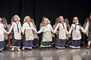 2017 “Πιάστε το χορό μικροί, μεγάλοι”