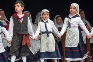 2017 “Πιάστε το χορό μικροί, μεγάλοι”