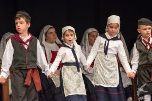 2017 “Πιάστε το χορό μικροί, μεγάλοι”