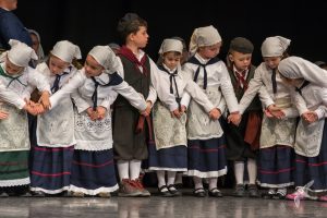 2017 “Πιάστε το χορό μικροί, μεγάλοι”