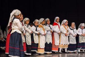 2017 “Πιάστε το χορό μικροί, μεγάλοι”