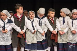 2017 “Πιάστε το χορό μικροί, μεγάλοι”