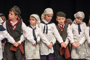 2017 “Πιάστε το χορό μικροί, μεγάλοι”