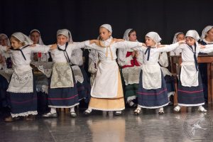 2017 “Πιάστε το χορό μικροί, μεγάλοι”