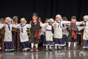 2017 “Πιάστε το χορό μικροί, μεγάλοι”