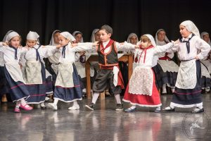 2017 “Πιάστε το χορό μικροί, μεγάλοι”