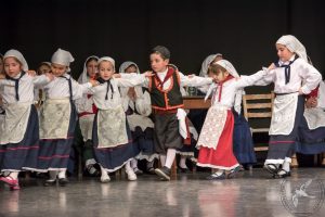 2017 “Πιάστε το χορό μικροί, μεγάλοι”