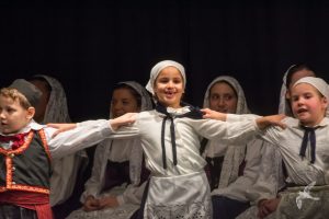 2017 “Πιάστε το χορό μικροί, μεγάλοι”