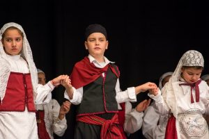 2017 “Πιάστε το χορό μικροί, μεγάλοι”