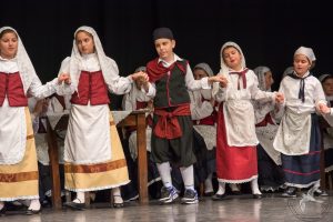 2017 “Πιάστε το χορό μικροί, μεγάλοι”