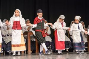 2017 “Πιάστε το χορό μικροί, μεγάλοι”