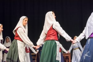 2017 “Πιάστε το χορό μικροί, μεγάλοι”