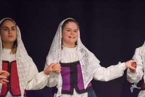 2017 “Πιάστε το χορό μικροί, μεγάλοι”