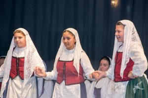 2017 “Πιάστε το χορό μικροί, μεγάλοι”