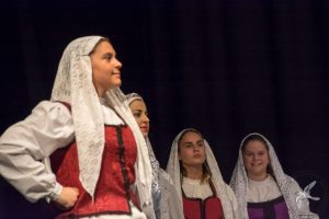 2017 “Πιάστε το χορό μικροί, μεγάλοι”