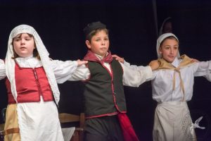 2017 “Πιάστε το χορό μικροί, μεγάλοι”