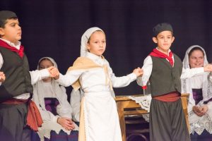 2017 “Πιάστε το χορό μικροί, μεγάλοι”