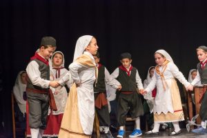 2017 “Πιάστε το χορό μικροί, μεγάλοι”