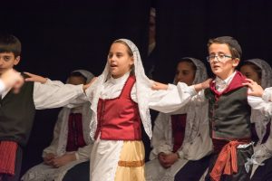 2017 “Πιάστε το χορό μικροί, μεγάλοι”