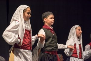 2017 “Πιάστε το χορό μικροί, μεγάλοι”