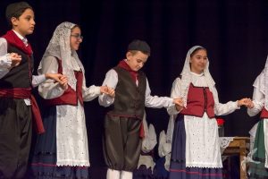 2017 “Πιάστε το χορό μικροί, μεγάλοι”