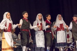 2017 “Πιάστε το χορό μικροί, μεγάλοι”