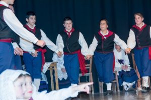 2017 “Πιάστε το χορό μικροί, μεγάλοι”