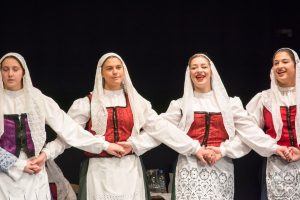 2017 “Πιάστε το χορό μικροί, μεγάλοι”