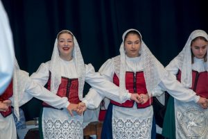 2017 “Πιάστε το χορό μικροί, μεγάλοι”