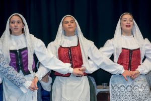 2017 “Πιάστε το χορό μικροί, μεγάλοι”