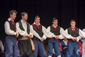 2017 “Πιάστε το χορό μικροί, μεγάλοι”