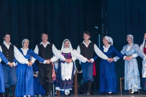 2017 “Πιάστε το χορό μικροί, μεγάλοι”