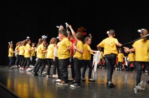 2015 “Χορεύω, παίζω και χαμογελώ”