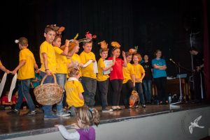 2015 “Χορεύω, παίζω και χαμογελώ”