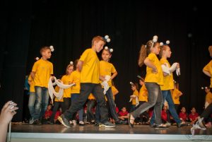 2015 “Χορεύω, παίζω και χαμογελώ”