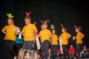 2015 “Χορεύω, παίζω και χαμογελώ”