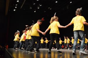 2015 “Χορεύω, παίζω και χαμογελώ”