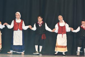 2018 “Πιάστε το χορό μικροί, μεγάλοι”