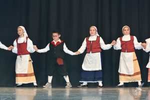 2018 “Πιάστε το χορό μικροί, μεγάλοι”