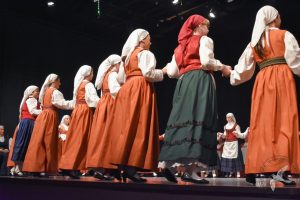 2020 “Πιάστε το χορό μικροί, μεγάλοι”