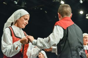 2018 “Πιάστε το χορό μικροί, μεγάλοι”