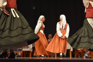 2020 “Πιάστε το χορό μικροί, μεγάλοι”