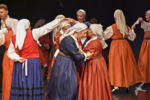 2020 “Πιάστε το χορό μικροί, μεγάλοι”