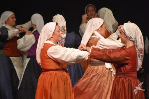 2020 “Πιάστε το χορό μικροί, μεγάλοι”