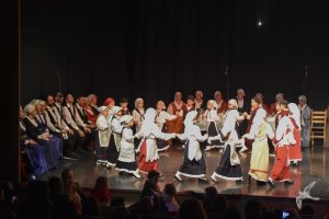 2020 “Πιάστε το χορό μικροί, μεγάλοι”