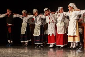 2017 “Πιάστε το χορό μικροί, μεγάλοι”