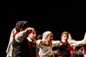 2017 “Πιάστε το χορό μικροί, μεγάλοι”