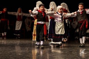 2017 “Πιάστε το χορό μικροί, μεγάλοι”