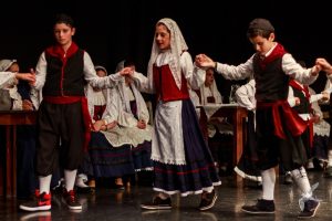 2017 “Πιάστε το χορό μικροί, μεγάλοι”