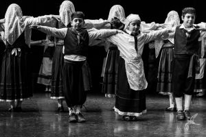 2017 “Πιάστε το χορό μικροί, μεγάλοι”